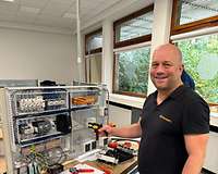 TQ-Teilnehmer Ricky Wallner in der Werkstatt beim C1TT